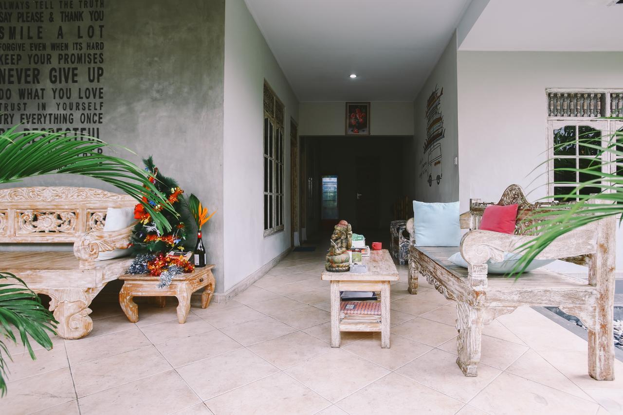 Swan House Canggu Hotel Kültér fotó