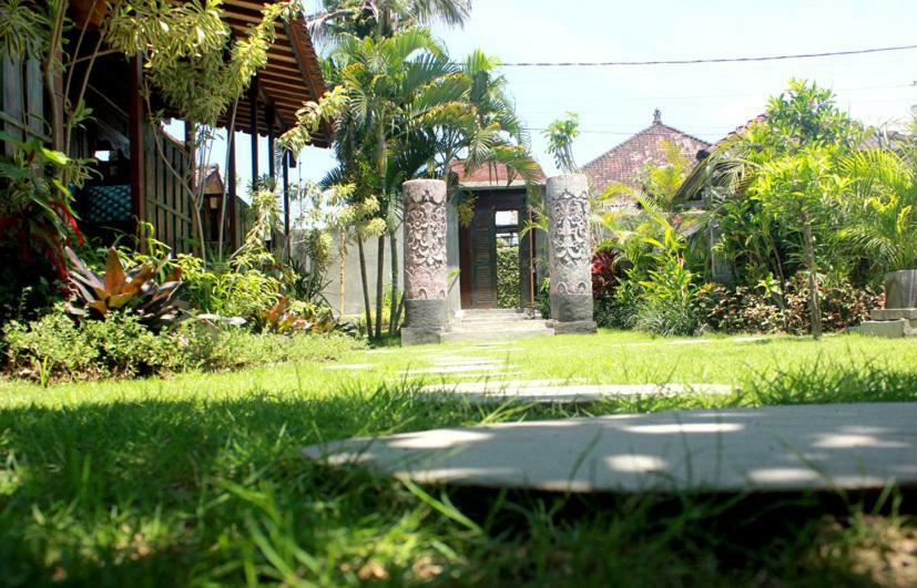 Swan House Canggu Hotel Kültér fotó