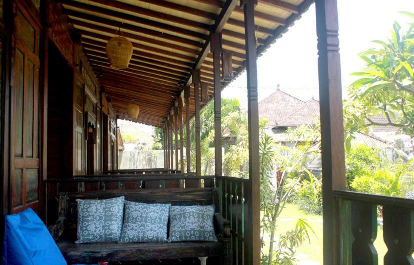 Swan House Canggu Hotel Kültér fotó